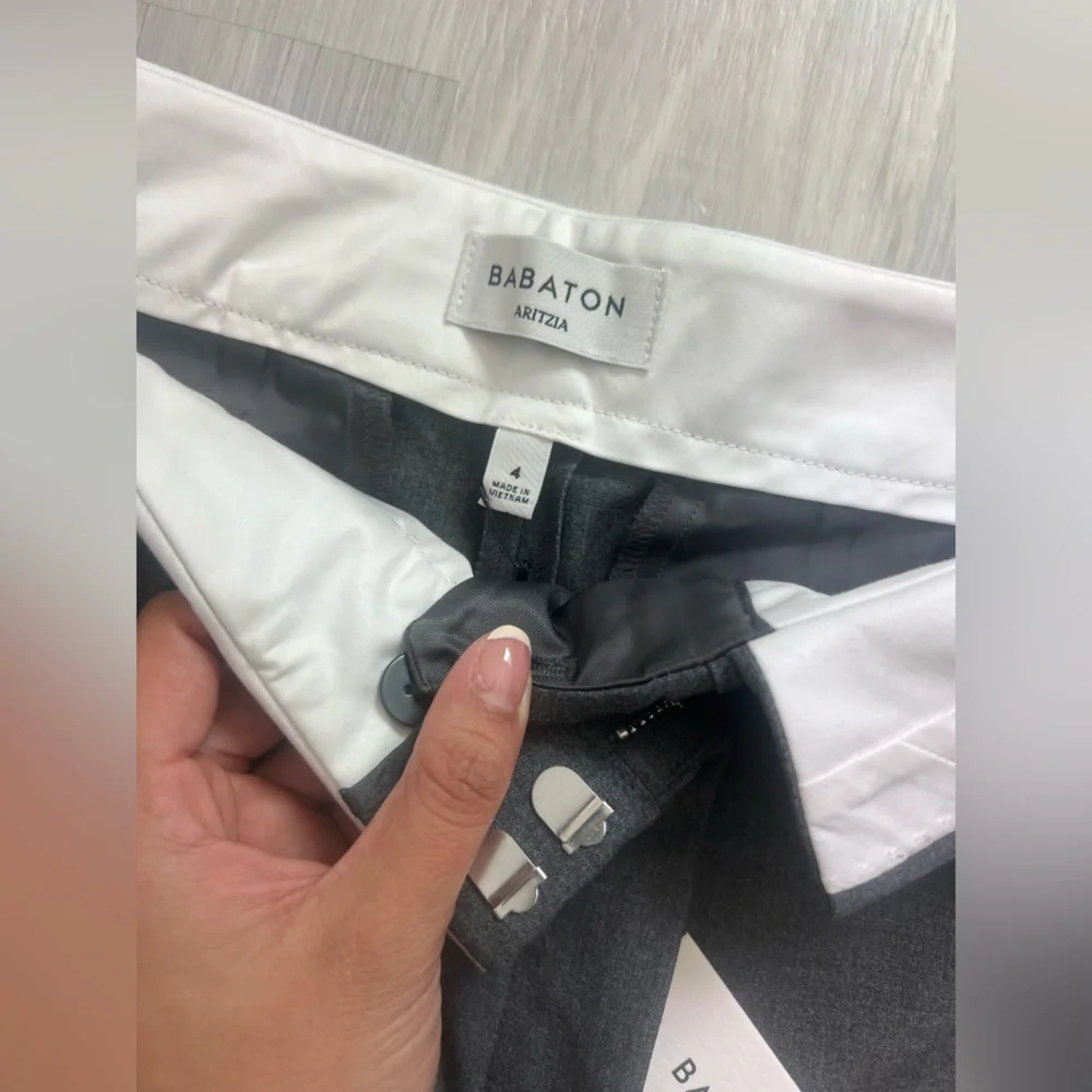 Aritzia Bureau Gray Pleated Pant - Picture 2 of 3